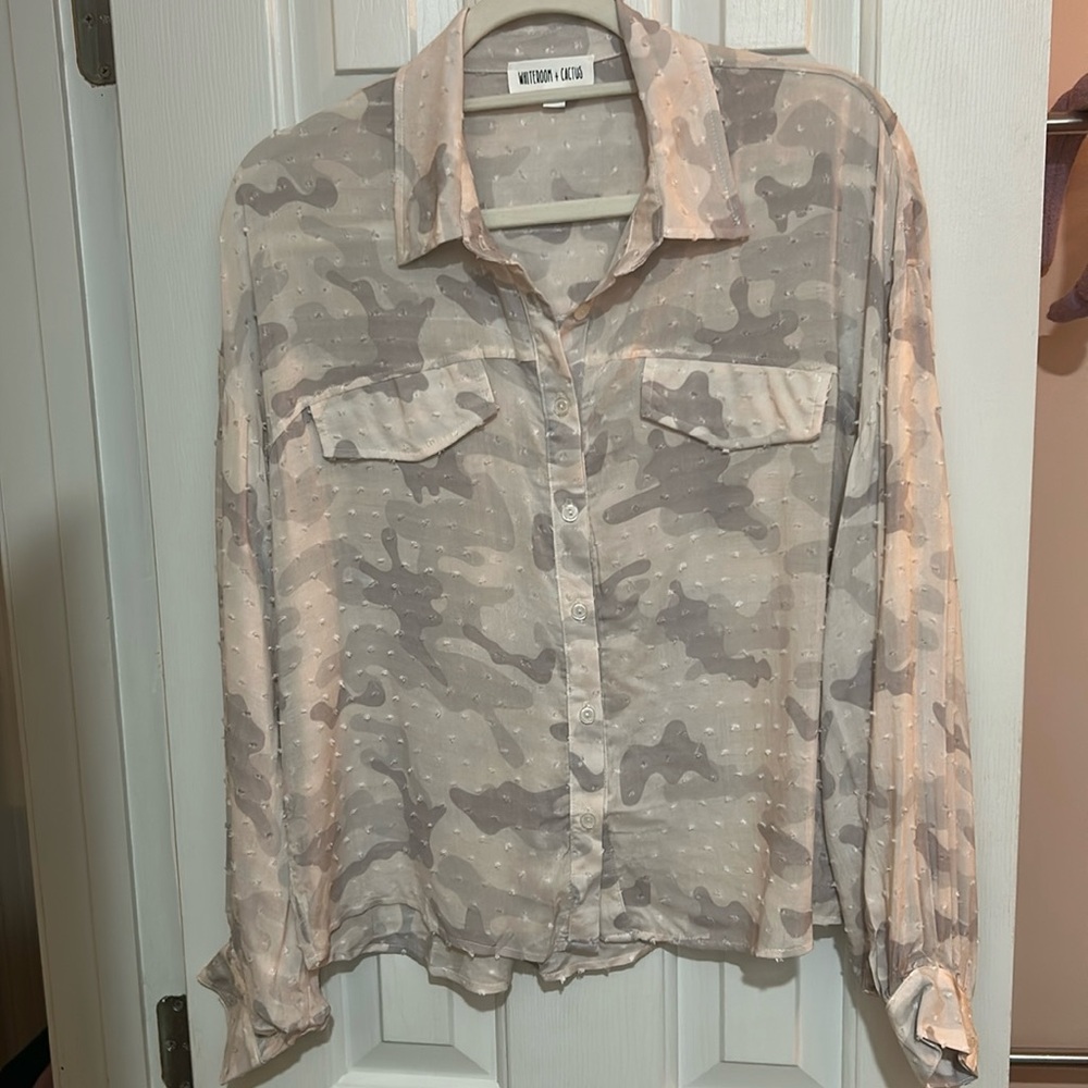 White room + Cactus Blouse Size Small NWT Long Sleeve
